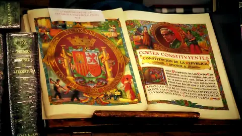 Fotografía de un libro en la Feria del Libro Antiguo y de Ocasión Fotografía de un libro en la Feria del Libro Antiguo y de Ocasión