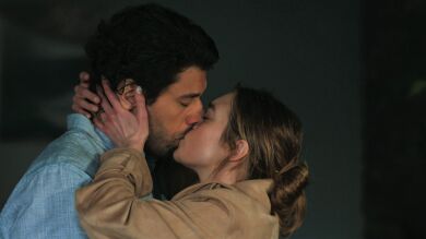 ¡Derin pierde el control y se acuesta con Onur! 