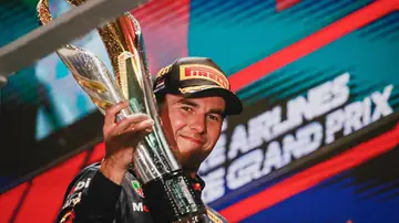 Pérez desespera a Leclerc y gana en Singapur con Sainz 3º, Alonso abandonó en otro desastre de Alpine Pérez desespera a Leclerc y gana en Singapur con Sainz 3º, Alonso abandonó en otro desastre de Alpine