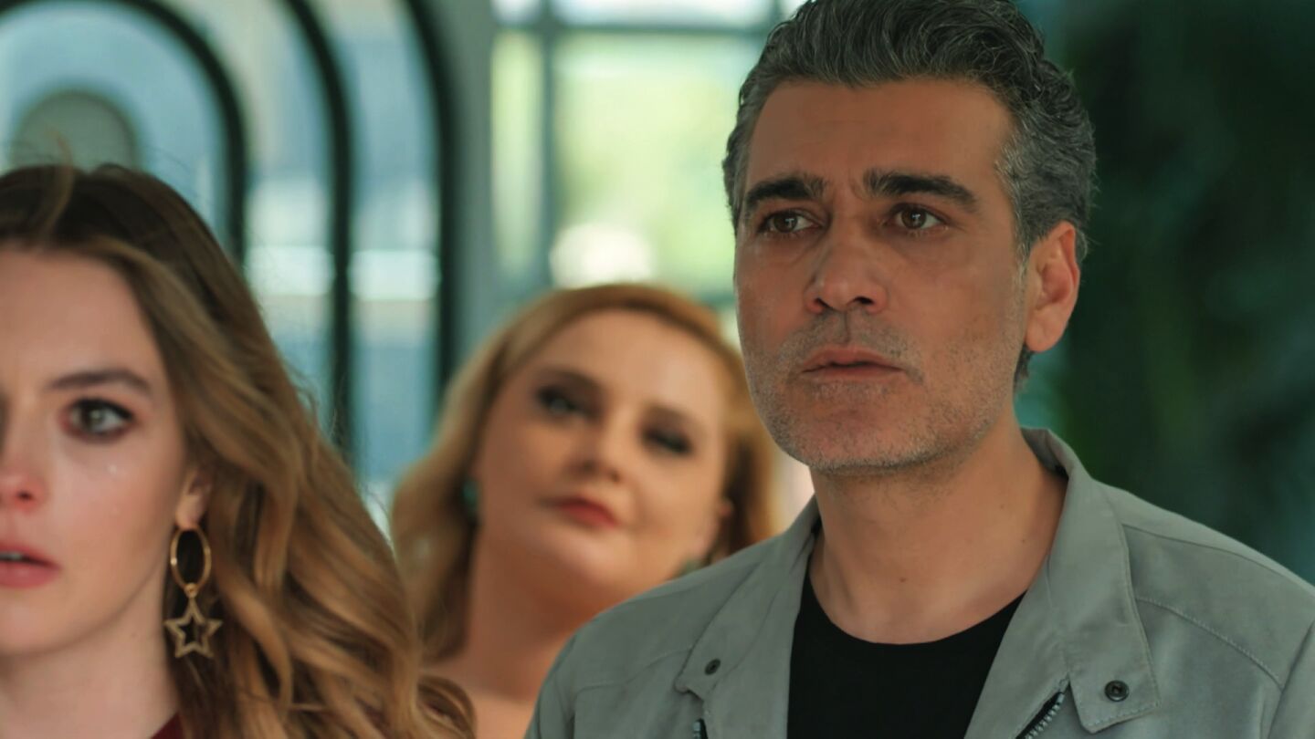Volkan, detenido por la policía después de haberle dicho a Derin que quería divorciarse de ella: "Quiero volver con Asya"