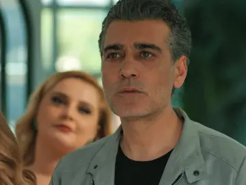 Volkan, detenido por la policía después de haberle dicho a Derin que quería divorciarse de ella: "Quiero volver con Asya" Volkan, detenido por la policía después de haberle dicho a Derin que quería divorciarse de ella: "Quiero volver con Asya"