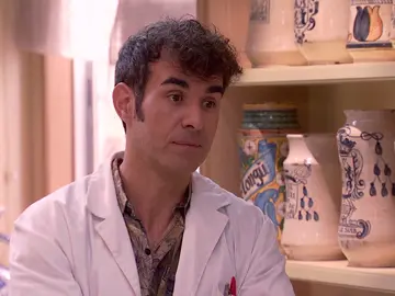 Hugo, a punto de confesar a Rocío su duro pasado Hugo, a punto de confesar a Rocío su duro pasado