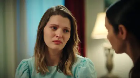 Suzan y Harika, en la calle: ¿Encontrarán un lugar en el que vivir? Suzan y Harika, en la calle: ¿Encontrarán un lugar en el que vivir?