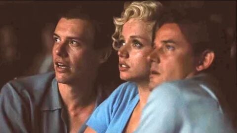 Xavier Samuel, Ana de Armas y Edward G. Robinson Jr. en 'Blonde'