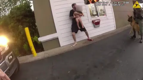 Usa a su hijo como escudo humano en Estados Unidos Usa a su hijo como escudo humano en Estados Unidos