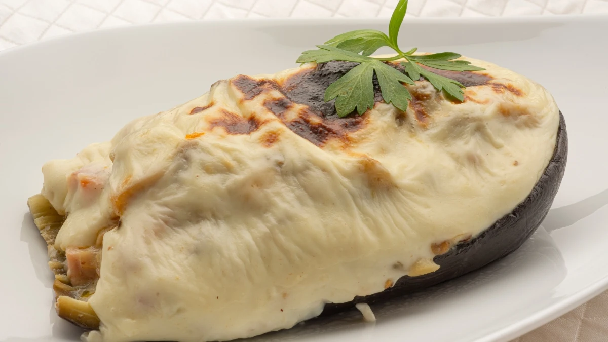 Karlos Argui&ntilde;ano: berenjenas rellenas de pollo y jam&oacute;n, "la receta para ahorrar y disfrutar"