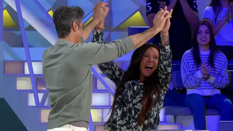 ¡5.050 euros en solo una tirada! Ana María, pletórica en ‘La ruleta de la suerte’ ¡5.050 euros en solo una tirada! Ana María, pletórica en ‘La ruleta de la suerte’