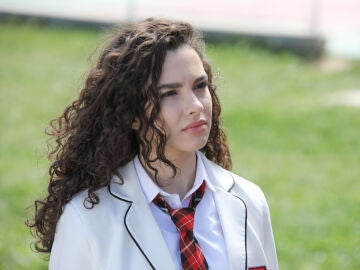 En el &uacute;ltimo cap&iacute;tulo de 'Hermanos': Asiye se enfrenta a Selim delante de Doruk y le deja claros sus sentimientos hacia &eacute;l