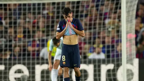 Pedri, cabizbajo tras el tercer gol del Inter en el Camp Nou Pedri, cabizbajo tras el tercer gol del Inter en el Camp Nou