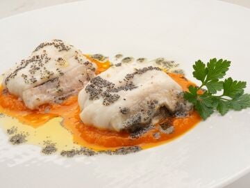 Popietas de gallo con pur&eacute; de zanahoria, de Argui&ntilde;ano: "Platazo de celebraci&oacute;n"
