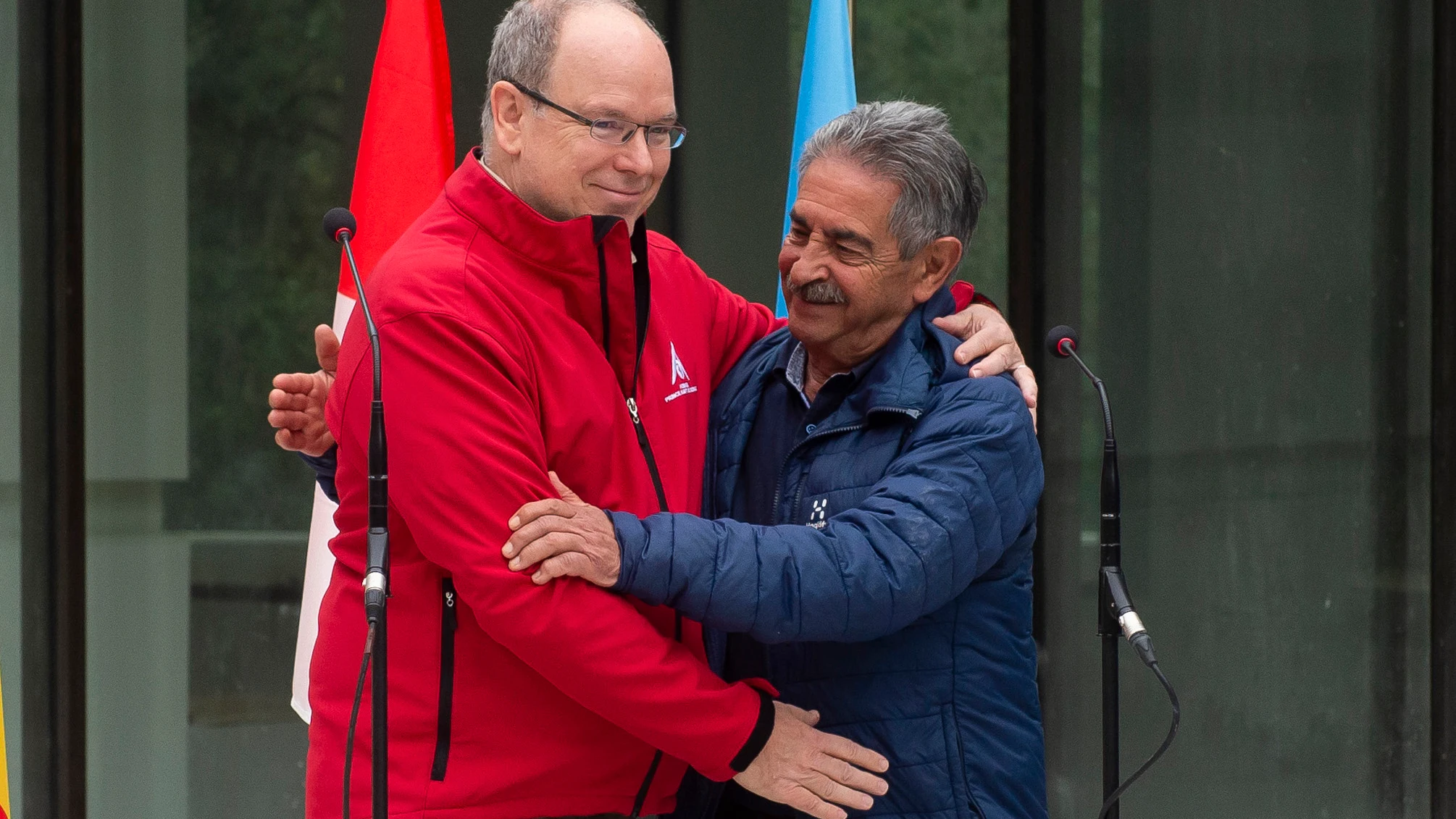 Alberto de Mónaco junto a Revilla en su visita a Cantabria Alberto de Mónaco junto a Revilla en su visita a Cantabria