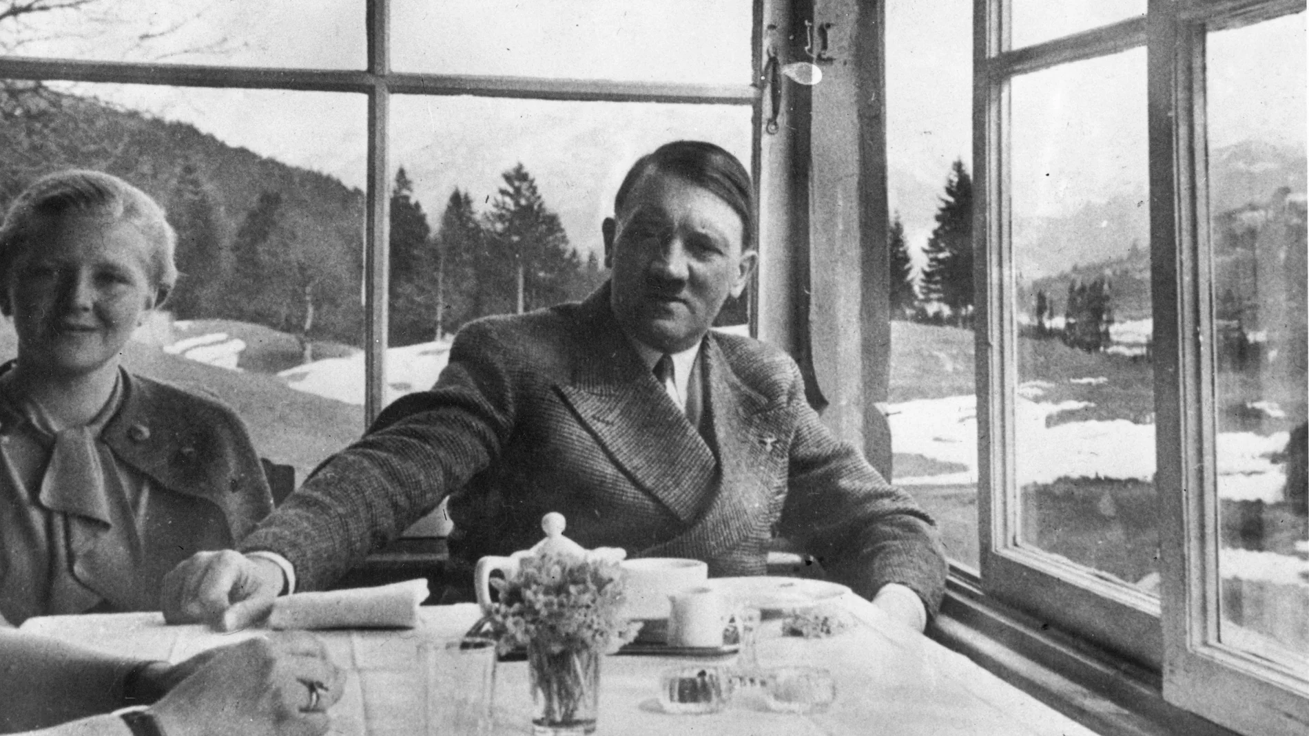Una televisión británica compra un cuadro de Hitler para que el público  decida si se destruye