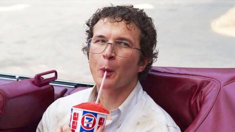 Alec Utgoff es Alexei en 'Stranger Things'