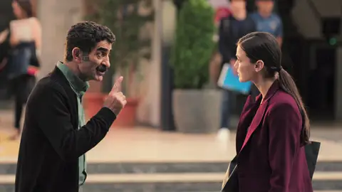 El duro enfrentamiento entre Ceylin y su padre: "¿Tu trabajo es defender a un asesino?" El duro enfrentamiento entre Ceylin y su padre: "¿Tu trabajo es defender a un asesino?"