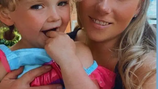 Nicole Barnes junto a su hija, Delilah Nicole Barnes junto a su hija, Delilah