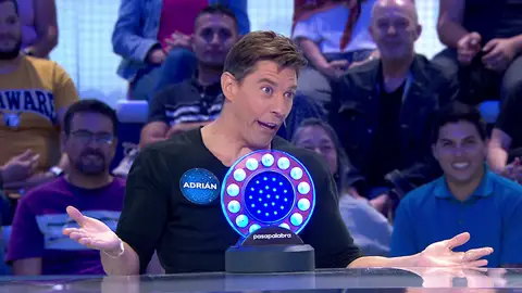 El tributo de Adrián Lastra a El Fary en ‘La Pista’: le cambia la voz… ¡y hasta la cara! El tributo de Adrián Lastra a El Fary en ‘La Pista’: le cambia la voz… ¡y hasta la cara!