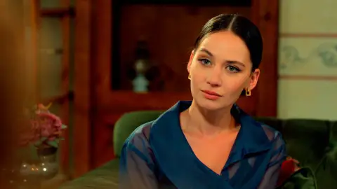 Betül, muerta de celos por el acercamiento entre Fikret y Züleyha Betül, muerta de celos por el acercamiento entre Fikret y Züleyha