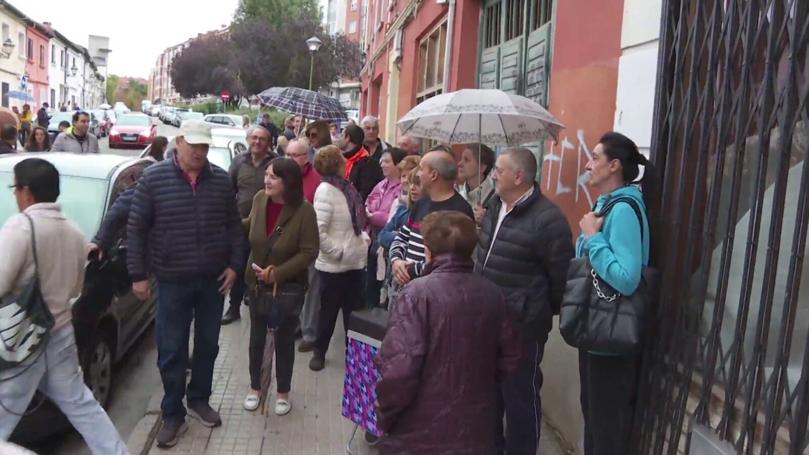 Los vecinos de un barrio de Burgos, en pie de guerra por los okupas: 