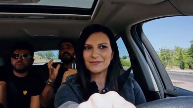 Laura Pausini se enfrenta al reto viral para elegir qué haría con el resto de coaches: ¿Con quién tendría una noche loca? 