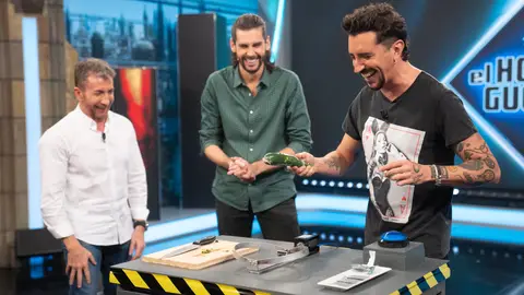 Marron pone al límite la resistencia de un preservativo en ‘El Hormiguero’ Marron pone al límite la resistencia de un preservativo en ‘El Hormiguero’