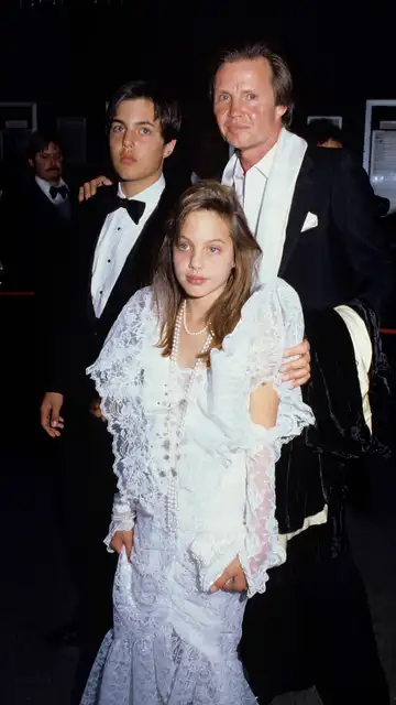 Jon Voight y sus hijos, James y Angelina Jolie Jon Voight y sus hijos, James y Angelina Jolie