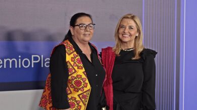 María del Monte posa por primera vez con su novia Inmaculada Casal ante los medios