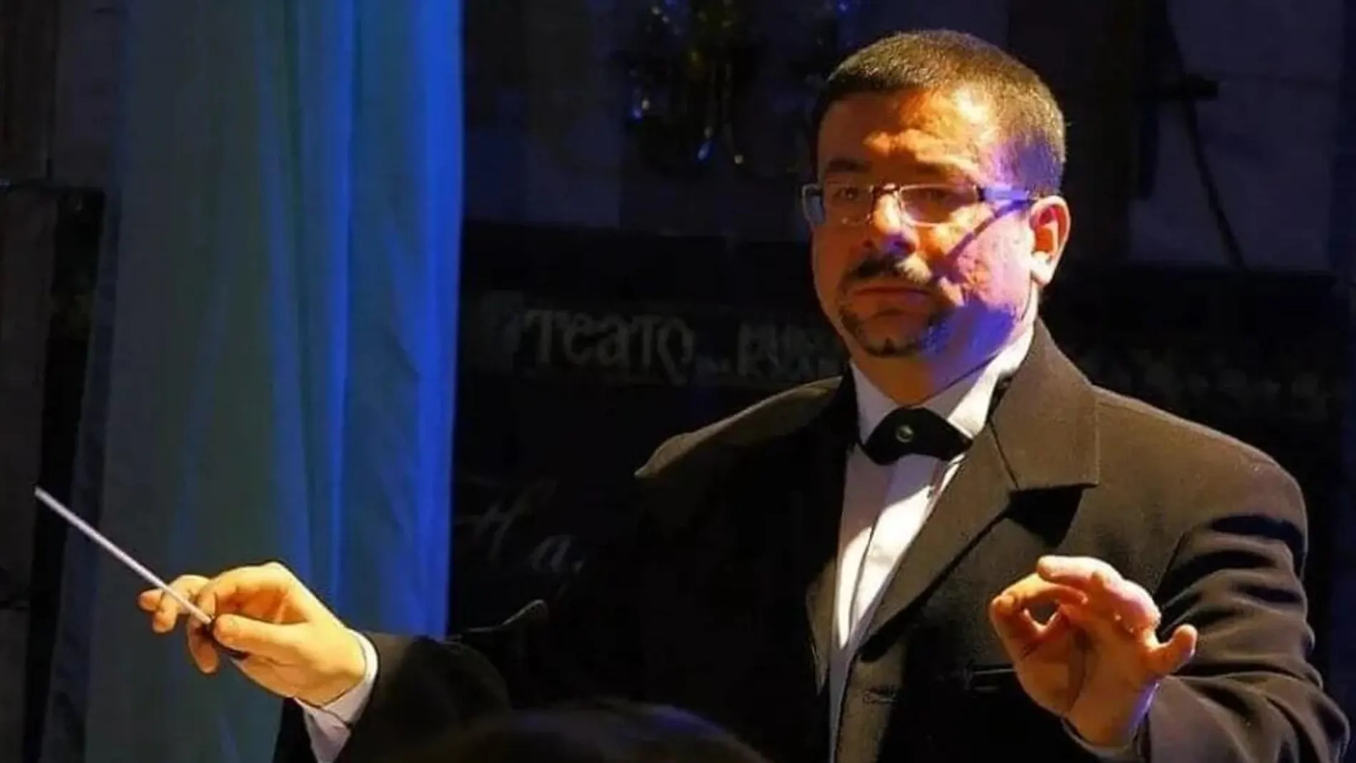 Yuri Kerpatenko, director de orquesta ucraniano, en un concierto