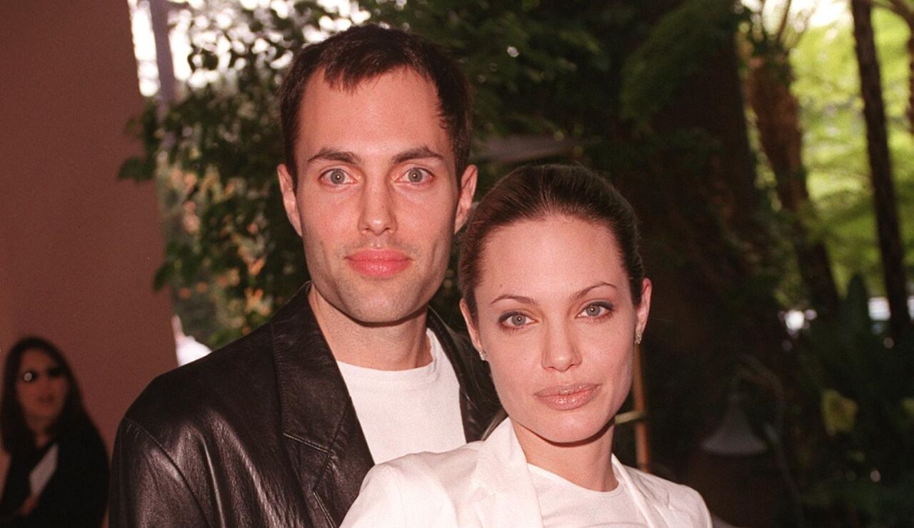 Angelina Jolie junto a su hermano James Haven