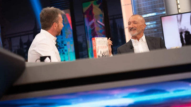 Arturo Pérez-Reverte revela cómo es el trabajo del corresponsal de guerra Arturo Pérez-Reverte revela cómo es el trabajo del corresponsal de guerra