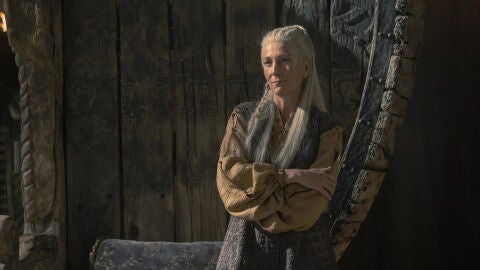 Eve Best como Rhaenys Targaryen 