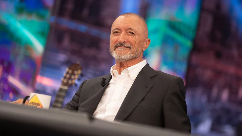 Arturo Pérez-Reverte, sobre las nuevas generaciones: “Estamos criando jóvenes indefensos para cuando mañana venga el apagón” Arturo Pérez-Reverte, sobre las nuevas generaciones: “Estamos criando jóvenes indefensos para cuando mañana venga el apagón”