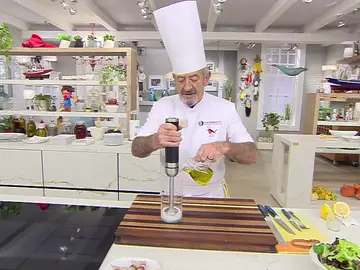 Arguiñano, sobre la lactonesa de ajo: una alternativa a la mayonesa que "no se corta" Arguiñano, sobre la lactonesa de ajo: una alternativa a la mayonesa que "no se corta"