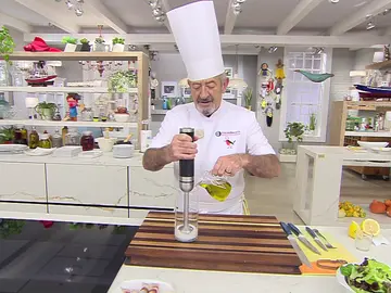 Arguiñano, sobre la lactonesa de ajo: una alternativa a la mayonesa que "no se corta" Arguiñano, sobre la lactonesa de ajo: una alternativa a la mayonesa que "no se corta"