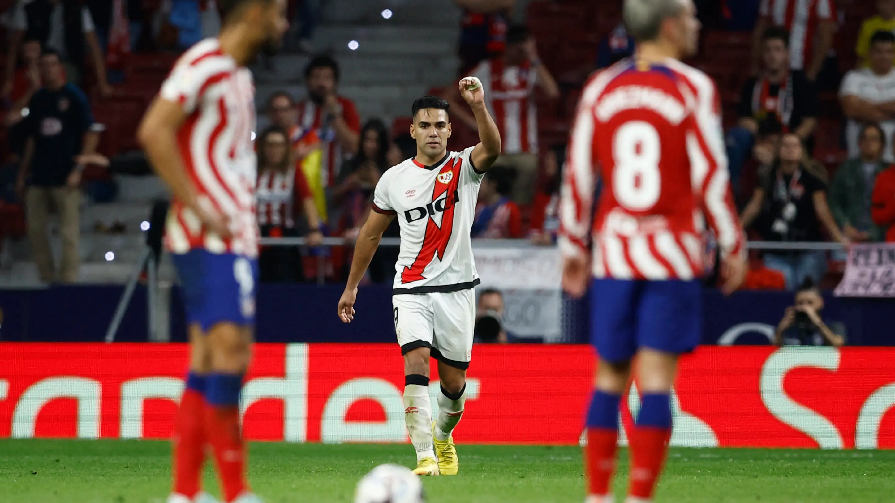Radamel Falcao celebra su gol ante el Atl&eacute;tico de Madrid