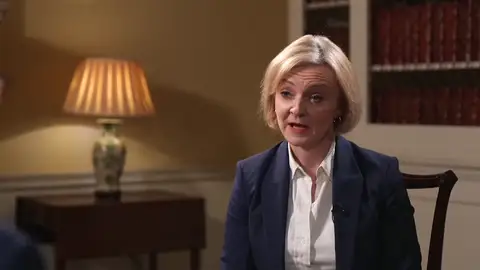 La primera ministra de Reino Unido, Liz Truss, en su entrevista a la BBC La primera ministra de Reino Unido, Liz Truss, en su entrevista a la BBC