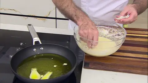 Fríe las cebolletas en tempura Fríe las cebolletas en tempura