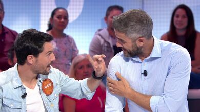 El piropo de Alejo Sauras que sonroja a Roberto Leal: “No le queda bien a todo el mundo” 