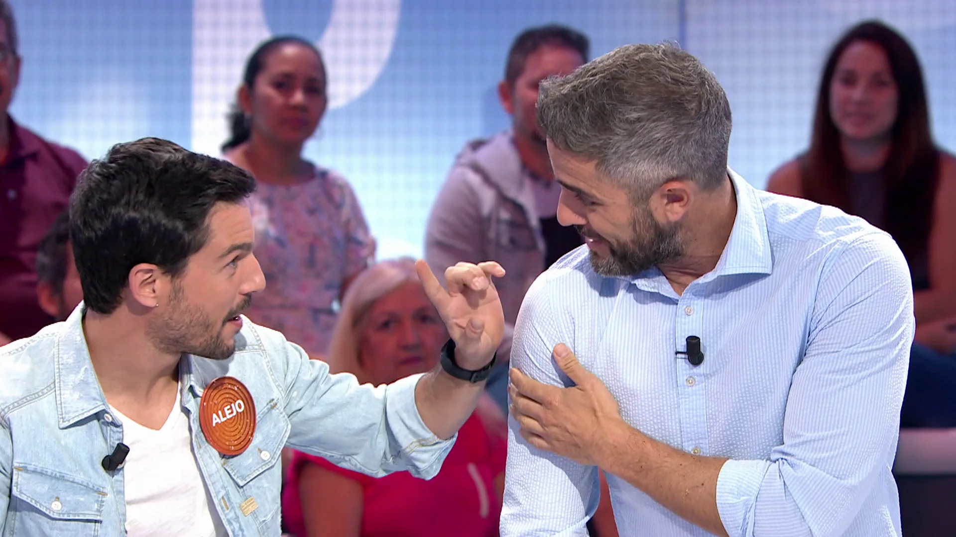 El piropo de Alejo Sauras que sonroja a Roberto Leal: &ldquo;No le queda bien a todo el mundo&rdquo; 