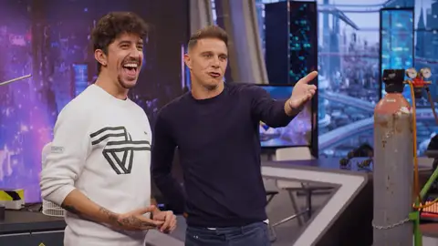 Los problemas de Joaquín para leer el autocue: “¿Quién le está dando a esto? Este es del Sevilla" Los problemas de Joaquín para leer el autocue: “¿Quién le está dando a esto? Este es del Sevilla"