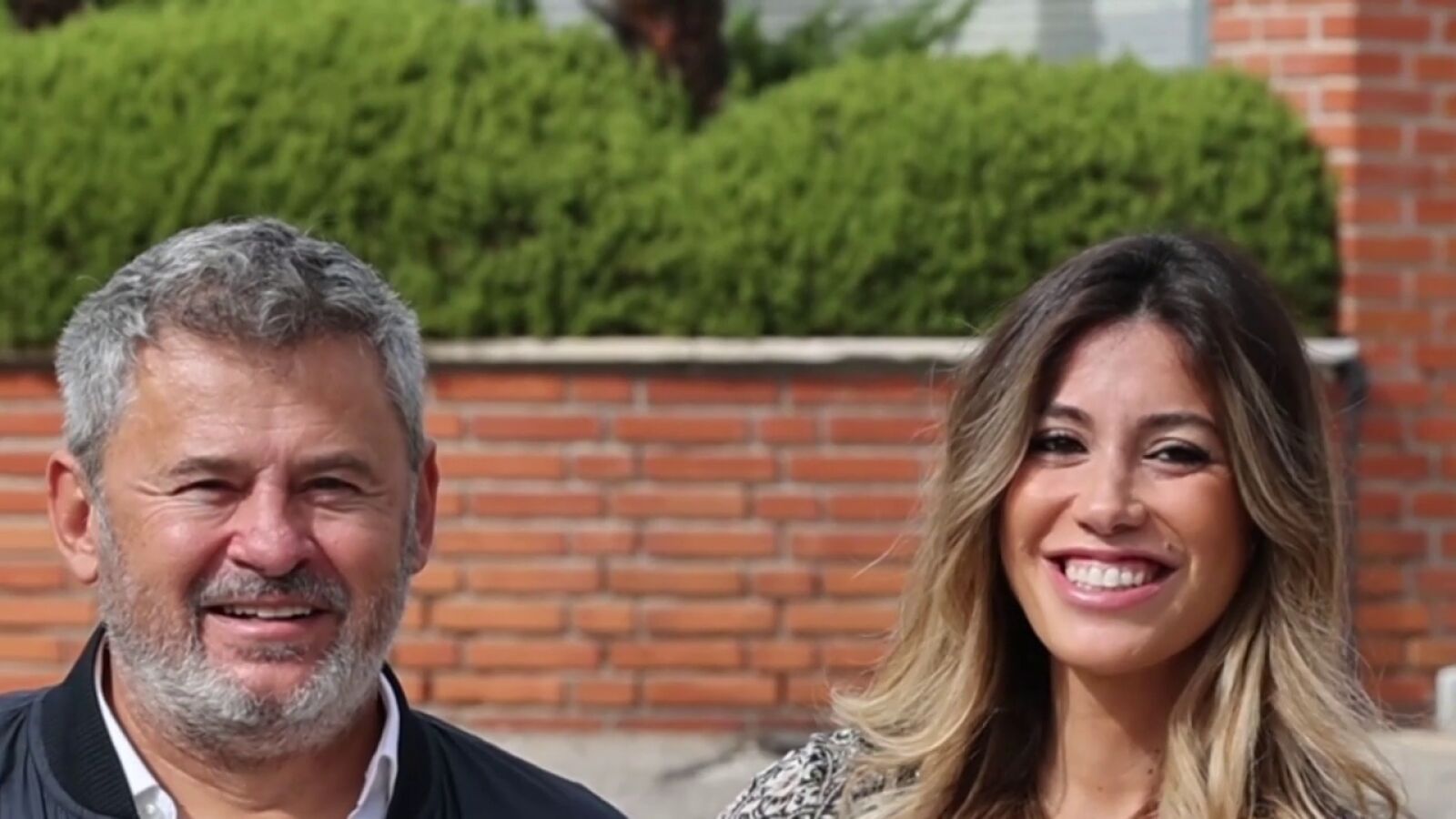 Miki Nadal y Helena Aldea: Así han salido del hospital con su hija recién nacida