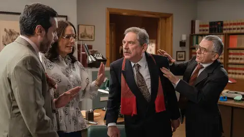 Quintero y Cristina se llevan un gran susto en el despacho tras presenciar una pelea familiar Quintero y Cristina se llevan un gran susto en el despacho tras presenciar una pelea familiar
