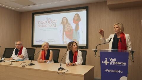 Judit Mascó en la presentación de la campaña "Pañuelo solidario".