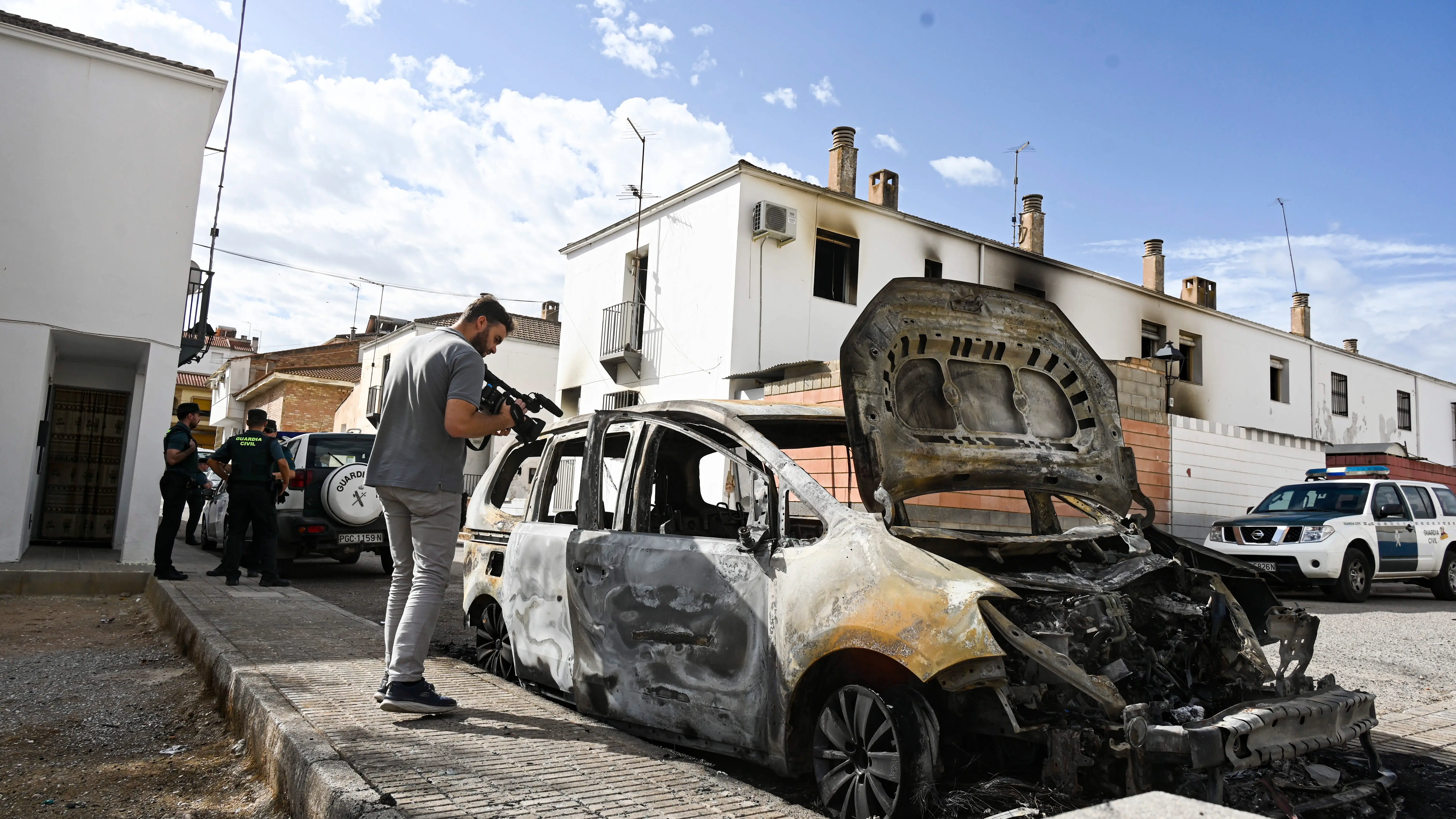 Así quedó un vehículo tras la reyerta en Salar, Granada Así quedó un vehículo tras la reyerta en Salar, Granada