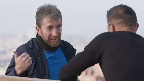 Pablo Motos reconoce a Joaquín los inconvenientes de trabajar con su mujer Pablo Motos reconoce a Joaquín los inconvenientes de trabajar con su mujer