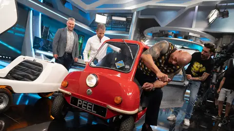 ¡Inédito! Dwayne Johnson conduce el coche más pequeño del mundo: “Parece un llavero a tu lado” ¡Inédito! Dwayne Johnson conduce el coche más pequeño del mundo: “Parece un llavero a tu lado”