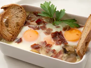Arguiñano: cazuela de champiñones en salsa "con ingredientes sencillísimos" Arguiñano: cazuela de champiñones en salsa "con ingredientes sencillísimos"