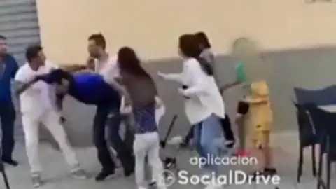 Brutal pelea en Alcoy, Alicante Brutal pelea en Alcoy, Alicante