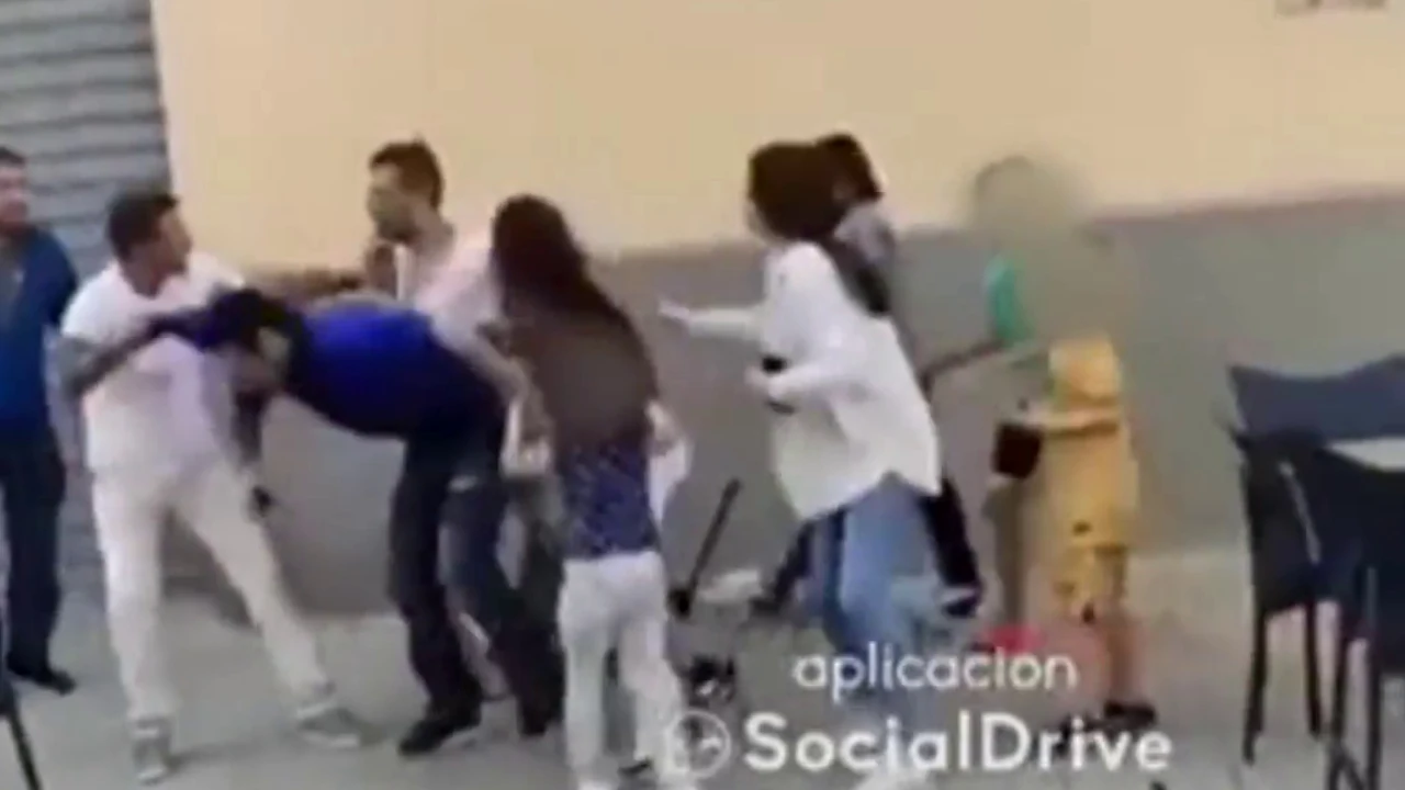 Brutal pelea en Alcoy, Alicante Brutal pelea en Alcoy, Alicante