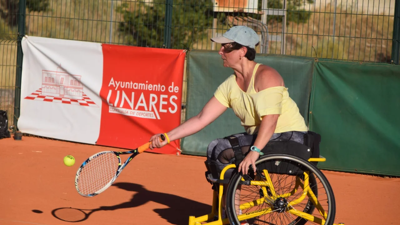 Cristina cumple un sueño con el tenis adaptado Cristina cumple un sueño con el tenis adaptado