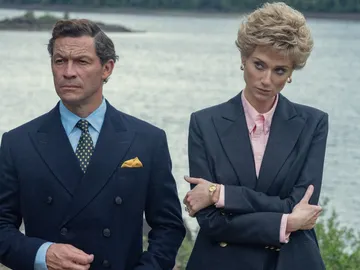 Dominic West y Elizabeth Debicki como Charles y Diana en 'The Crown' Dominic West y Elizabeth Debicki como Charles y Diana en 'The Crown'